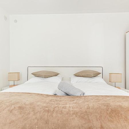 City Vibes: 1Br Apt, 10 Min To Westbahnhof Viena Exterior foto