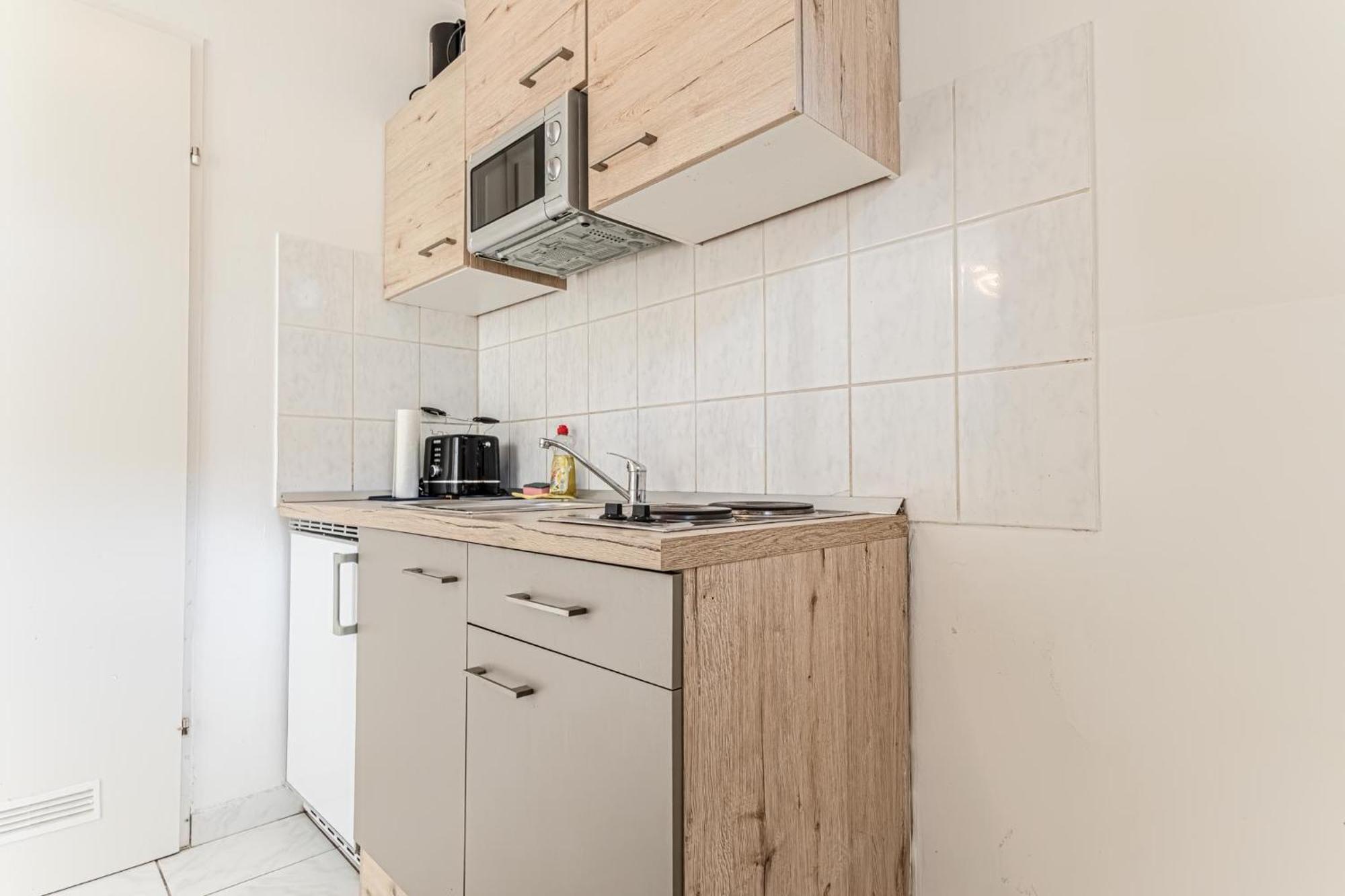 City Vibes: 1Br Apt, 10 Min To Westbahnhof Viena Exterior foto