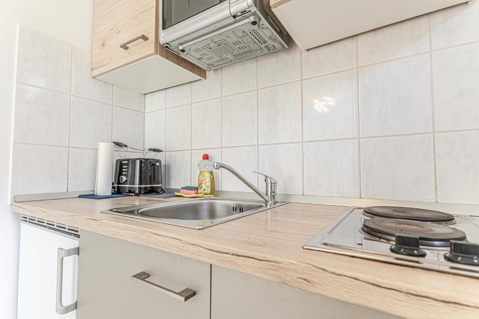 City Vibes: 1Br Apt, 10 Min To Westbahnhof Viena Exterior foto